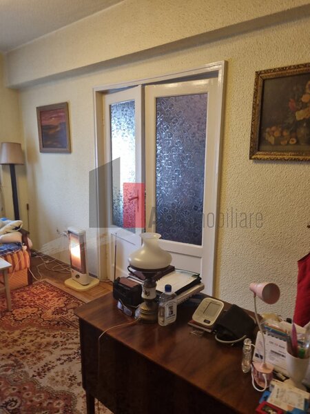Piata Romana, apartament 3 camere,
